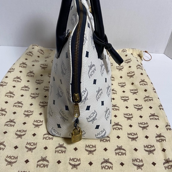 💯 Authentic MCM Blue &White Alma Patern Bag👛 - Picture 3 of 7